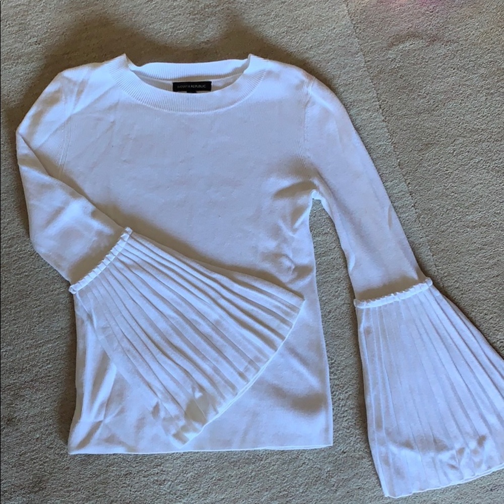 Banana republic white bell sleeve sweater